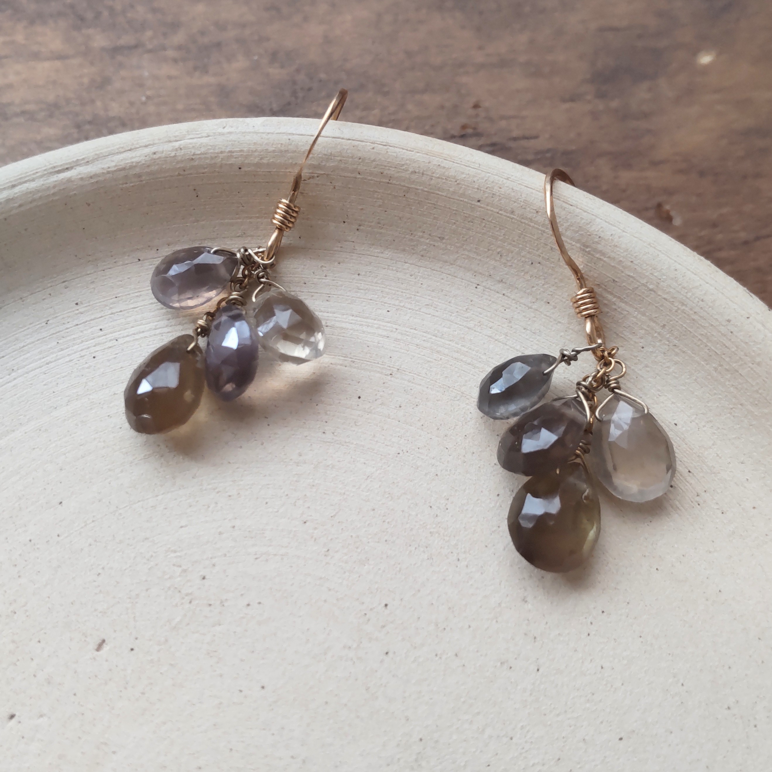 シリマナイトの房ピアス