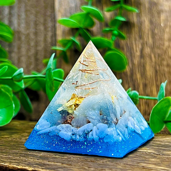 ピラミッド型オルゴナイト-