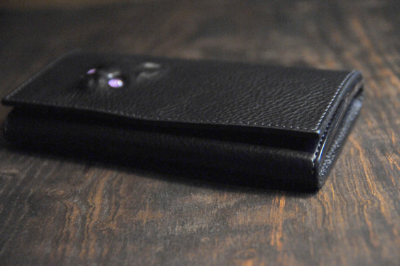 黒猫の長財布（表革：VACCHETTA800、仮セット猫目：パープルeyes）約246ｇ 猫目選べます♪ 6枚目の画像