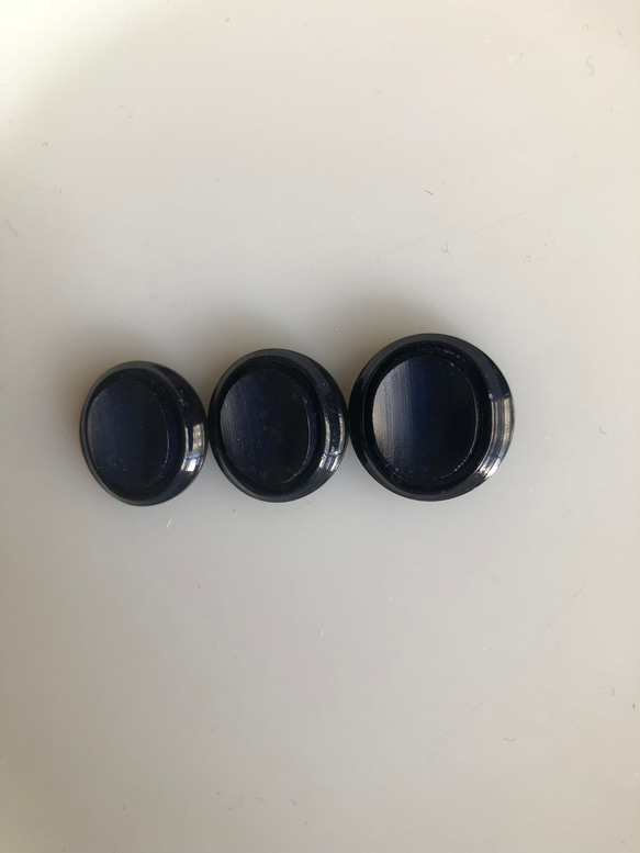 アンティーク ボタン 3個　ビンテージ 昭和 レトロ 個性的 ハンドメイド素材 日本製 ポップ アクセ ネイビー 2枚目の画像