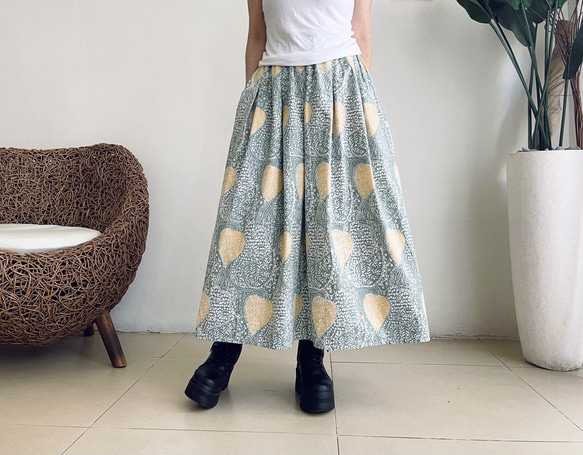 コットンバティック素材ロングスカート♪銅板型押しタイプのロウケツ  