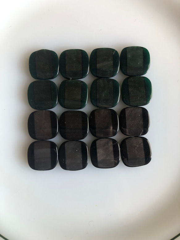 アンティーク ボタン 8個　ビンテージ 昭和 レトロ 個性的 ハンドメイド素材 日本製 ポップ アクセ グリーン　黒 8枚目の画像