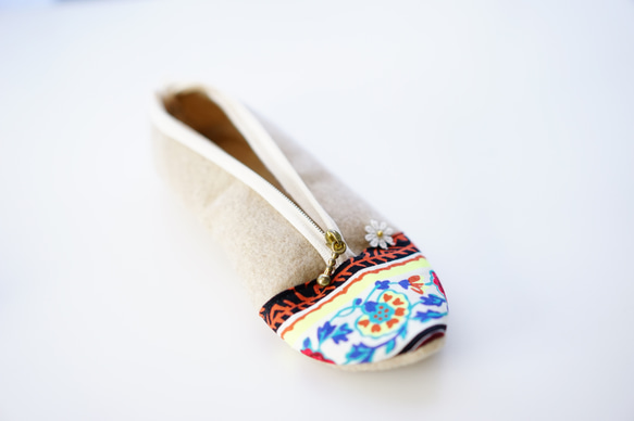 淺口鞋形筆袋/也可用於化妝刷和鉤針（米色） 第1張的照片