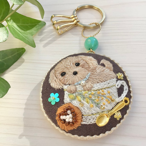 トイプードル 犬 動物 キーホルダー ビーズ ハンドメイド 手刺繍