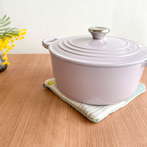 みるく様専用】お花刺繍の鍋敷き ミモザ チューリップ 20cm 22cm 形