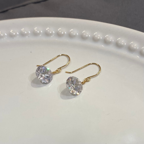K18 GOLD】18金 8mm キュービックジルコニア フック ピアス K18 GOLD】18金 8mm キュービックジルコニア フック ピアス