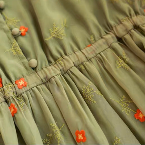 レトロなオーガンジー刺繡生地 とくるみボタンのロング