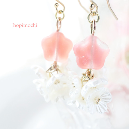 桜2025 桜ピンクとチェコビーズの春ピアス（イヤリング） ピアス