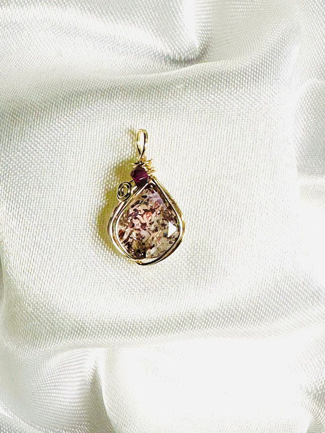 レピドクロサイトinクォーツのペンダントトップ