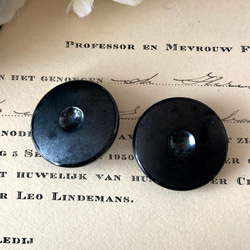 【送料無料】2個 1930s チェコ製 アンティーク ヴィンテージ 黒ガラスボタン 素材 [EY8425] 3枚目の画像