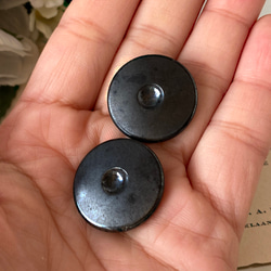 【送料無料】2個 1930s チェコ製 アンティーク ヴィンテージ 黒ガラスボタン 素材 [EY8425] 7枚目の画像