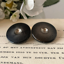 【送料無料】2個 1930s チェコ製 アンティーク ヴィンテージ 黒ガラスボタン 素材 [EY8430] 3枚目の画像