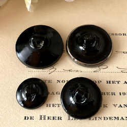 【送料無料】4個 1930s チェコ製 アンティーク ヴィンテージ 黒ガラスボタン 素材 [EY8428] 4枚目の画像