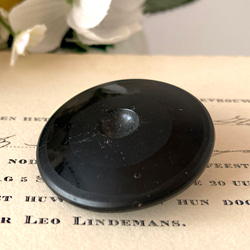 【送料無料】1個 1930s チェコ製 アンティーク ヴィンテージ 黒ガラスボタン 素材 [EY8424] 3枚目の画像