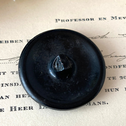 【送料無料】1個 1930s チェコ製 アンティーク ヴィンテージ 黒ガラスボタン 素材 [EY8424] 5枚目の画像