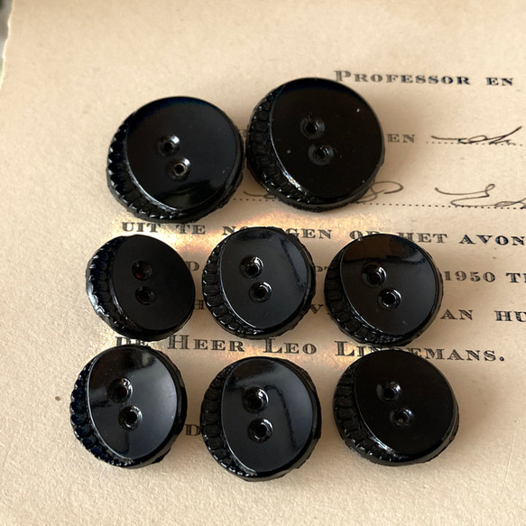【送料無料】8個 1930s チェコ製 アンティーク ヴィンテージ 黒ガラスボタン 素材 [EY8423] 2枚目の画像