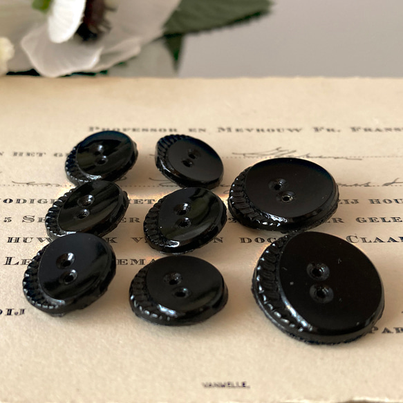 【送料無料】8個 1930s チェコ製 アンティーク ヴィンテージ 黒ガラスボタン 素材 [EY8423] 5枚目の画像
