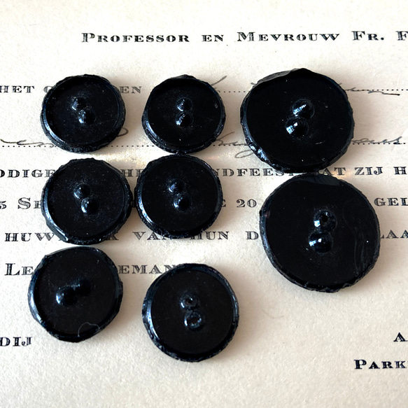 【送料無料】8個 1930s チェコ製 アンティーク ヴィンテージ 黒ガラスボタン 素材 [EY8423] 6枚目の画像