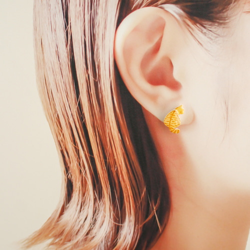 特集掲載【10種の柄から組み合わせが選べる】ねこけつピアス