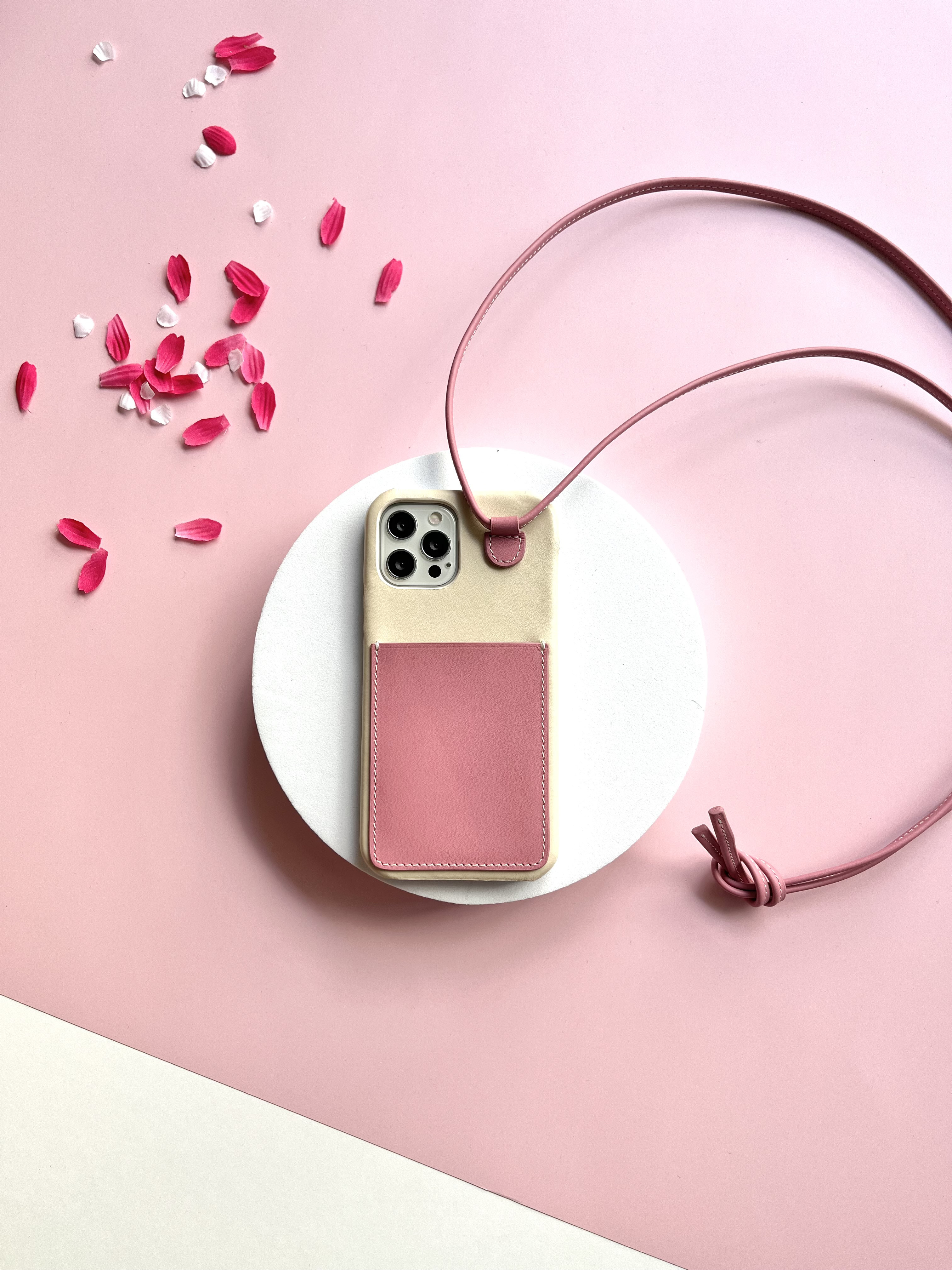 名入れ無料　レザーIphone13.14Proケース　スマホショルダー　落下防止　革　カード収納  名入れ 本革ケース 4,956円