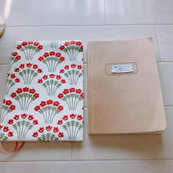 【B6用・四六判】FUWARI・染布 シリーズ　赤い花柄手帳カバー　ブックカバー 4枚目の画像