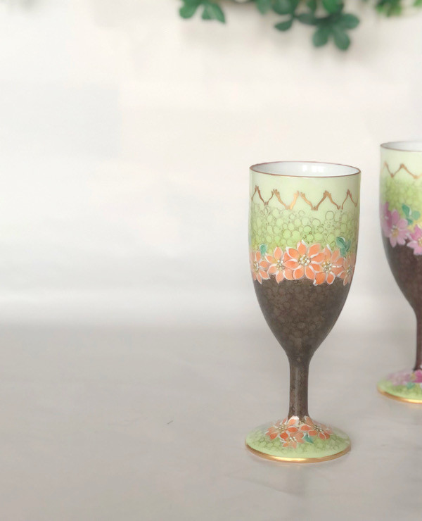 皇帝ダリアのワイングラス・赤