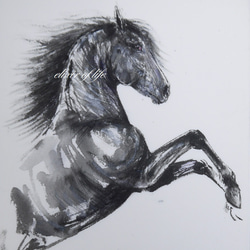 立ち上がった馬２０２３（墨絵、しわにならない厚い和紙３１，５ｃｍ×２３，４ｃｍ、墨、パステル） 1枚目の画像