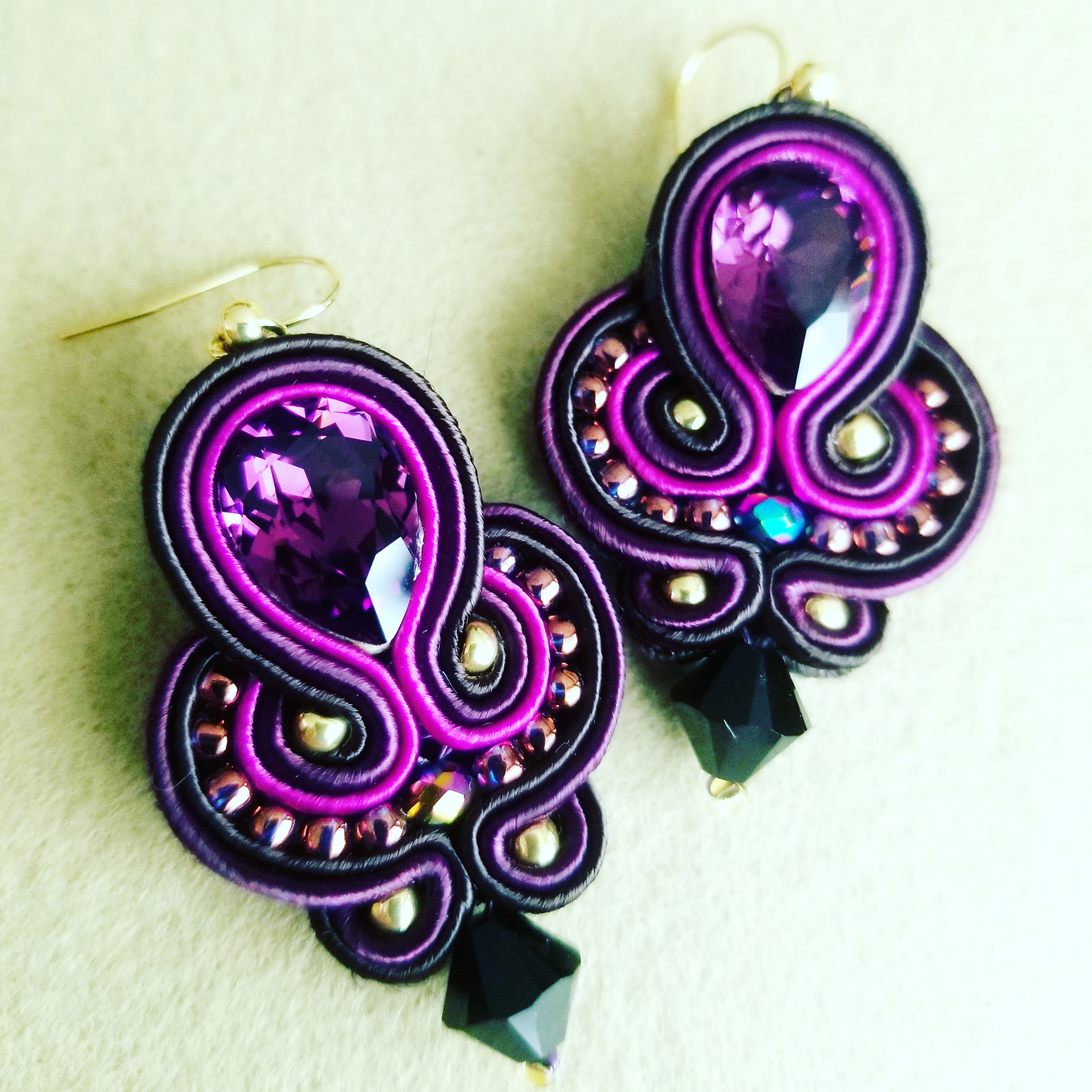 -メドゥ-  あでやかなパープルのピアス