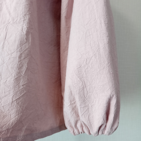 後ろ釦 セミハイネック ボリューム袖ブラウス　桜ピンク　シーチングハンドワッシャー　普通～中厚地 8枚目の画像