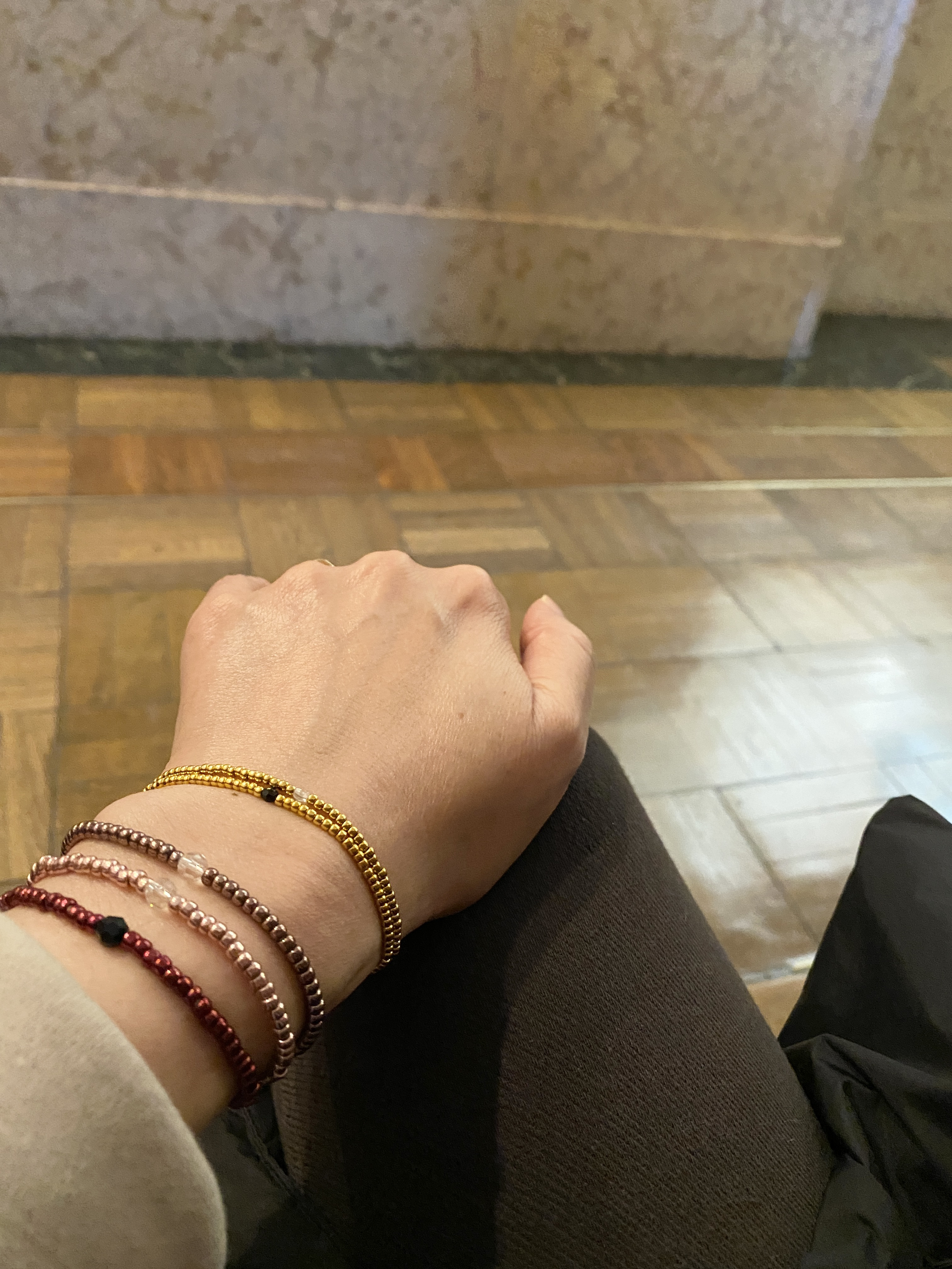 メタリックビーズブレスレット　ベルベット