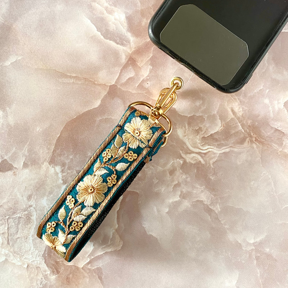 印度刺繡絲帶手帶智慧型手機支架短帶藍色綠色金色 第2張的照片