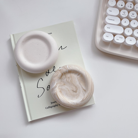 ぽってりプレート(オフホワイト) ///  ジェスモナイト 撮影小物 アクセサリー アクセサリートレイ 4枚目の画像