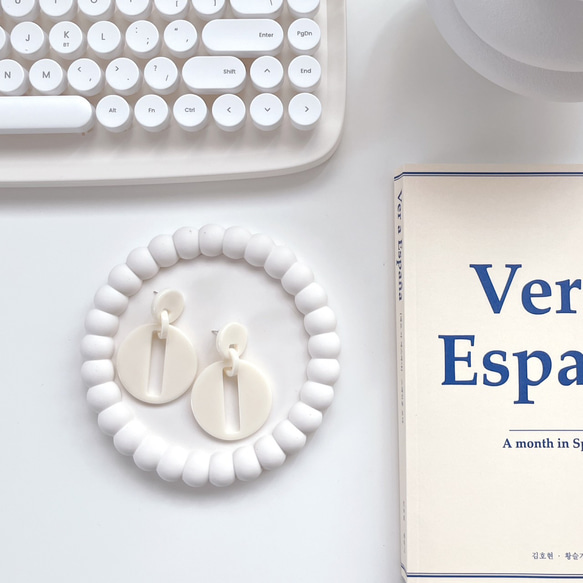 ぽこぽこプレート(オフホワイト)  ///  ジェスモナイト 撮影小物 アクセサリー アクセサリートレイ 3枚目の画像