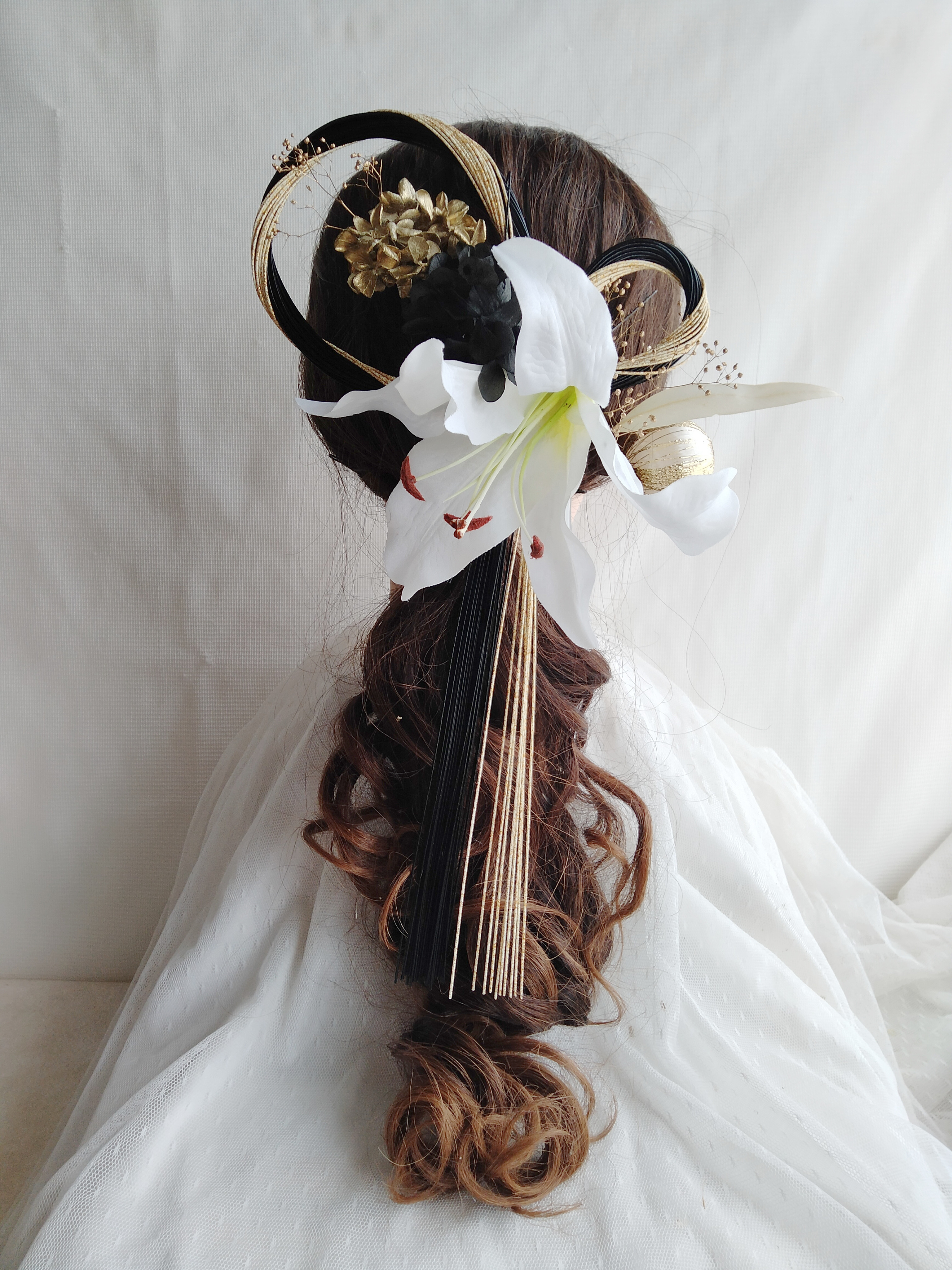 水引きリースリボン　水引きアレンジ　水引き髪飾り　成人式髪飾り　結婚式髪飾り　卒業式髪飾り　成人式　振袖　袴　ユリの花