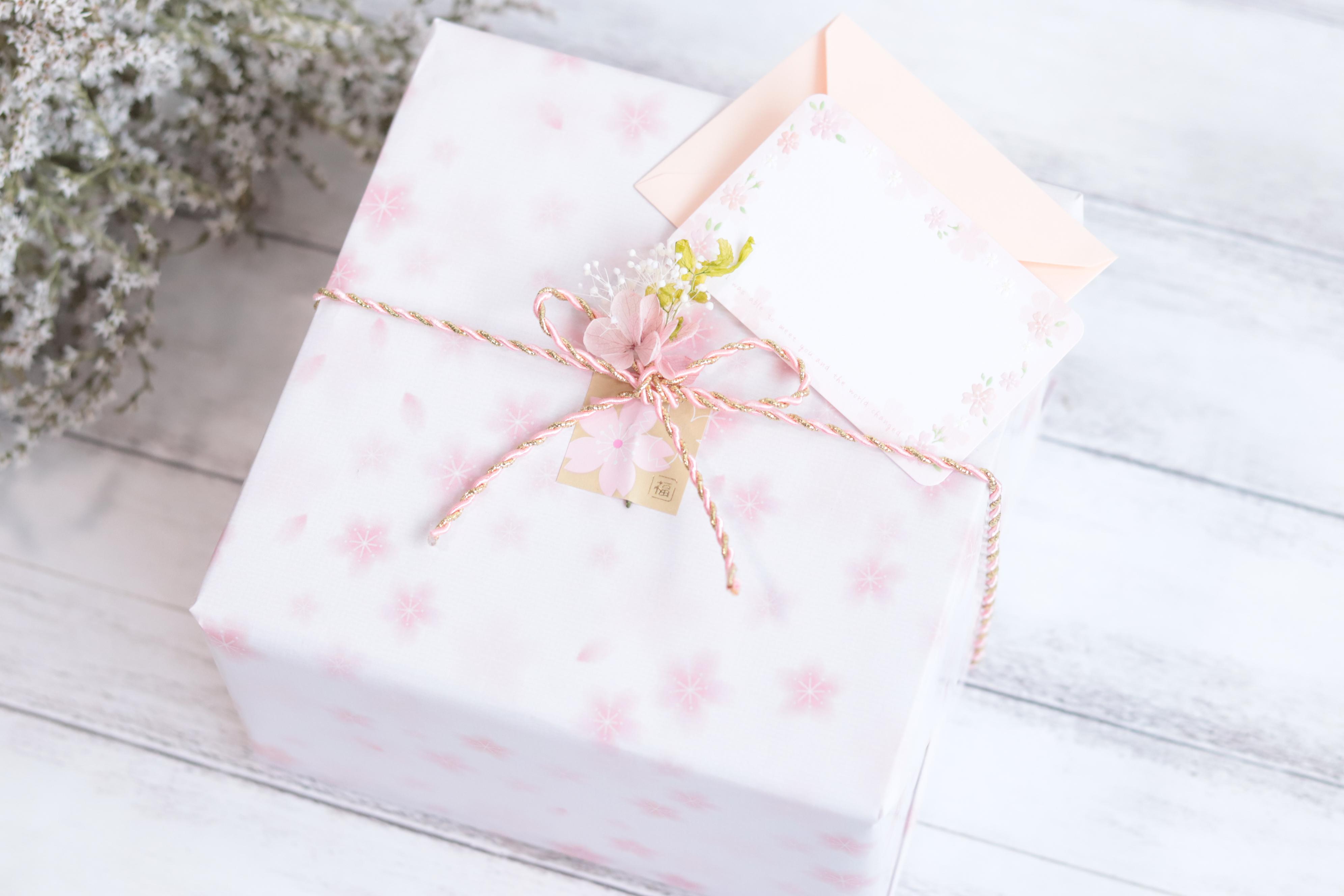 【creema限定・受注製作品】「小花を閉じこめて」固まるハーバリウム“桜”ひな人形”＊プリザーブド&ドライフラワー