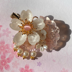 桜扇のヘアクリップ　シェル風白桜 3枚目の画像
