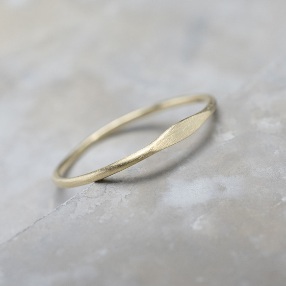 つや消し 真鍮ワンポイント槌目プレーンリング 1.0mm幅 マット｜BRASS RING｜927 1枚目の画像