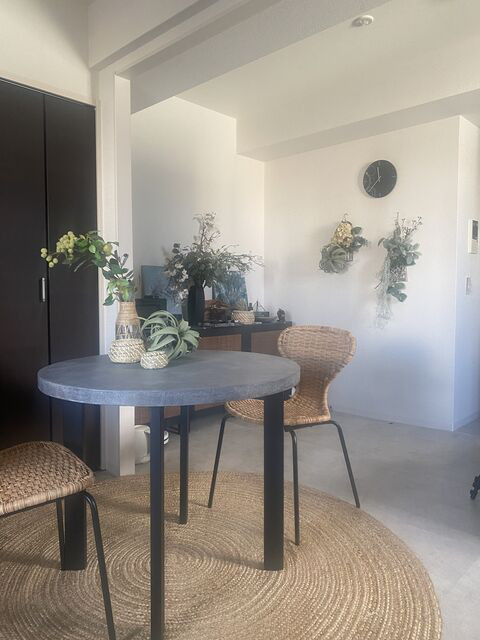 モルタル×アイアン　丸型ダイニングテーブルB