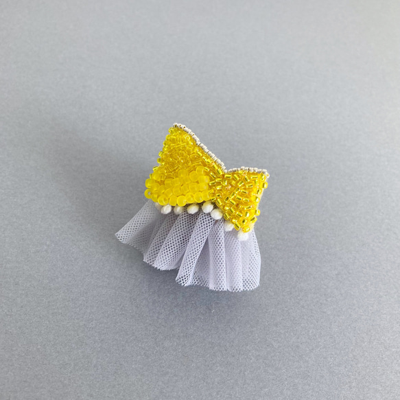 黄色いお花畑を舞う蝶  ミモザハンドメイド2023 5枚目の画像