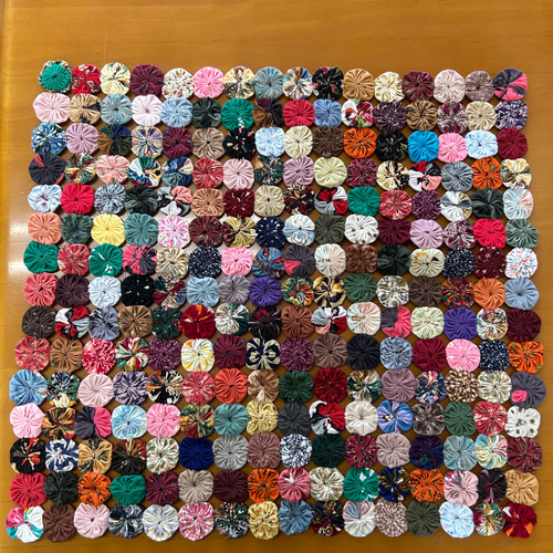 送料無料】ヨーヨーキルト 15段×16段 その他インテリア雑貨 ちゃちゃ