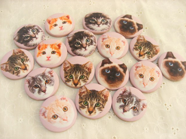 ねこ　猫　ネコ　ダンボール猫　くるみボタン　ヘアゴム27mm4個セット