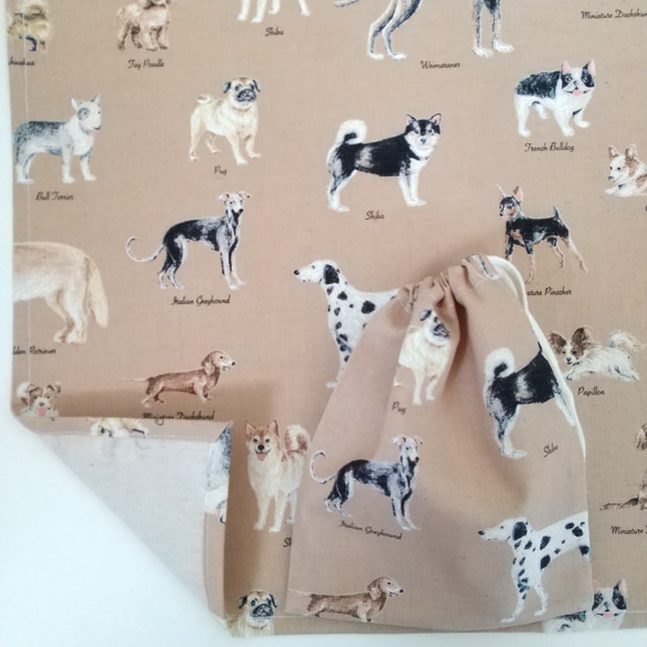 40×60 犬柄 ランチョンマット 巾着袋 セット 給食 トイプードル 柴犬 パピヨン ブルドック ダックスフント 1枚目の画像