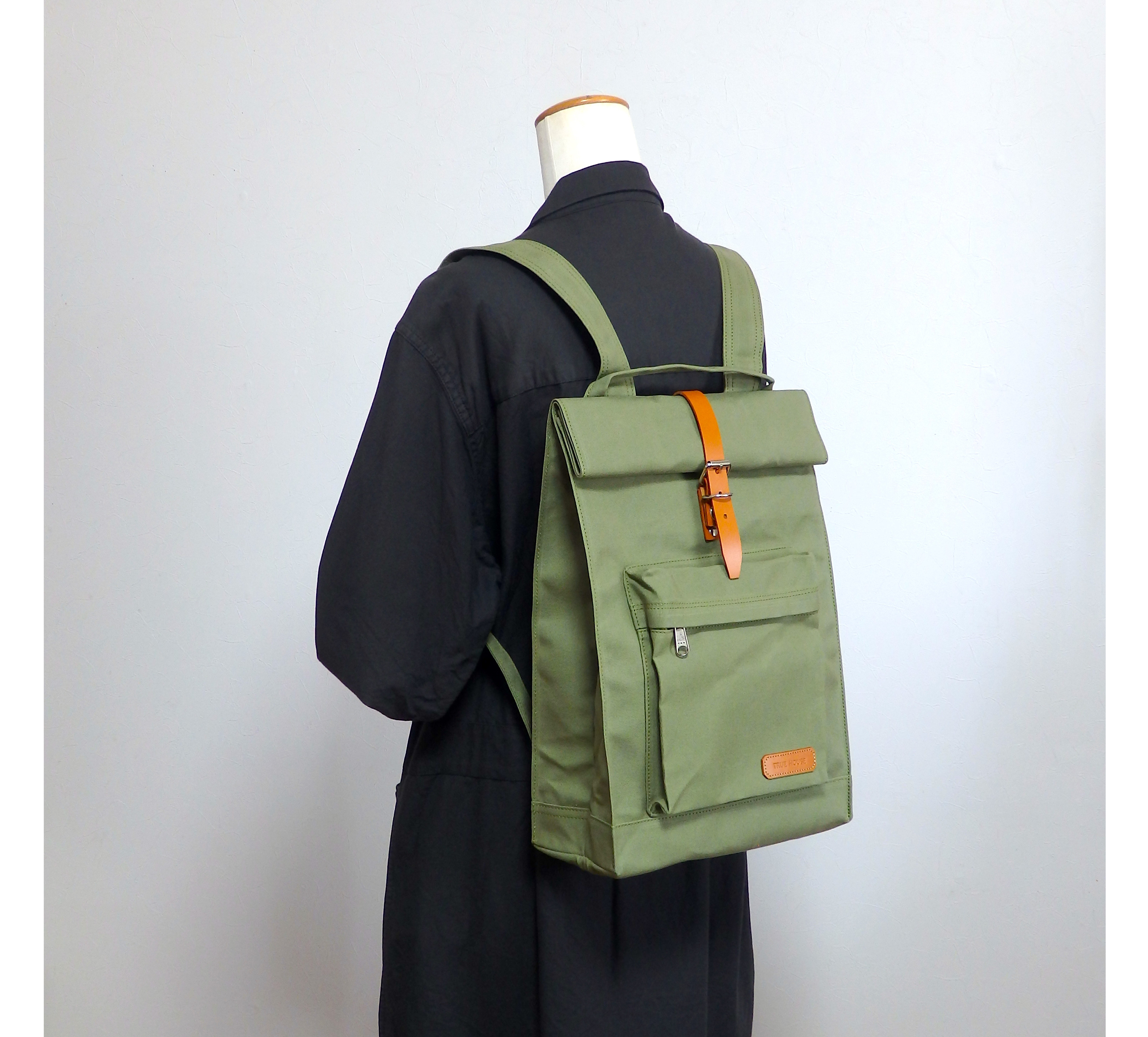 【受注制作】Mサイズ パラフィン加工 10号帆布のリュックサック 濃グリーン