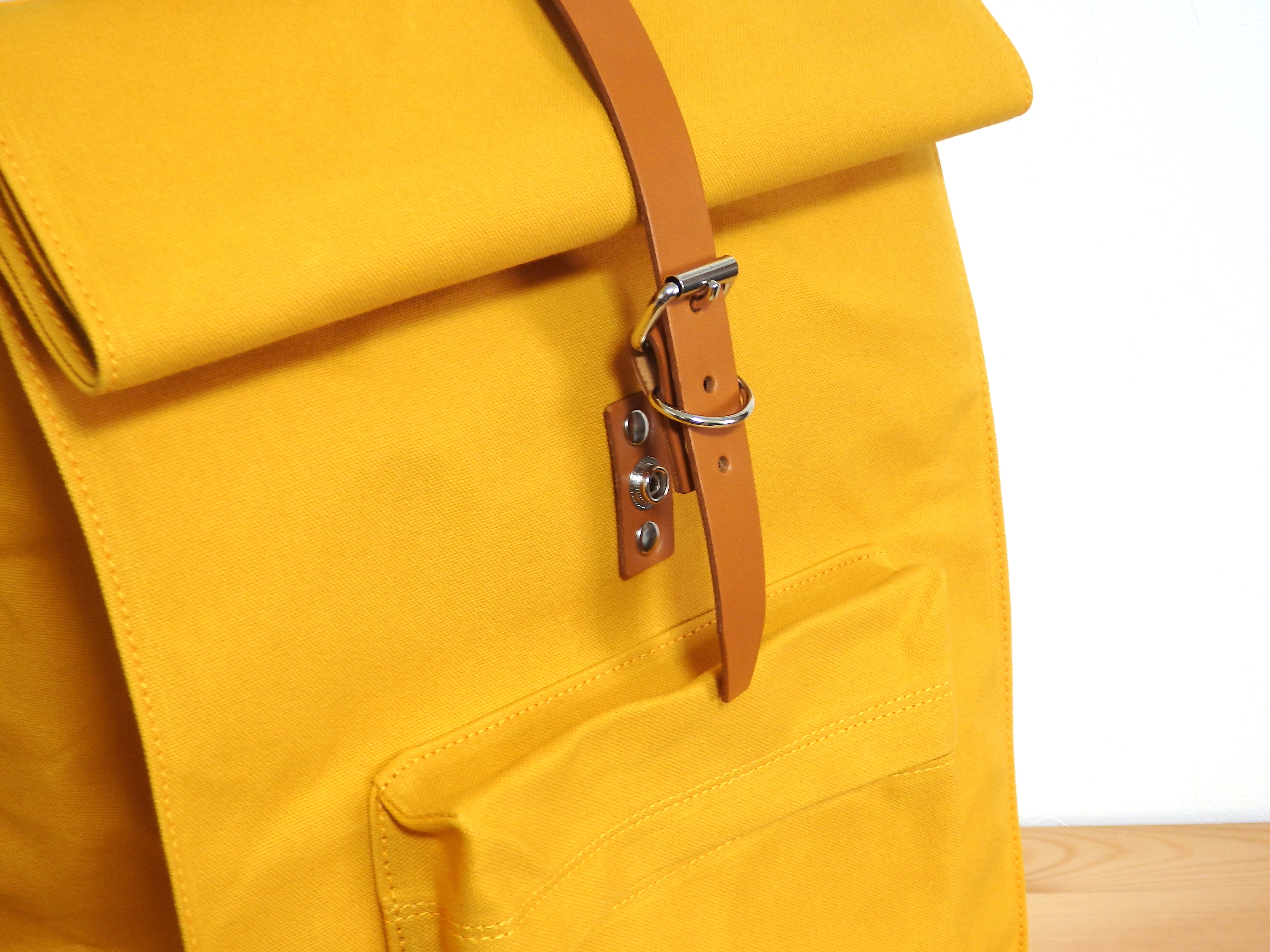 【受注制作】Mサイズ パラフィン加工 10号帆布のリュックサック 濃グリーン