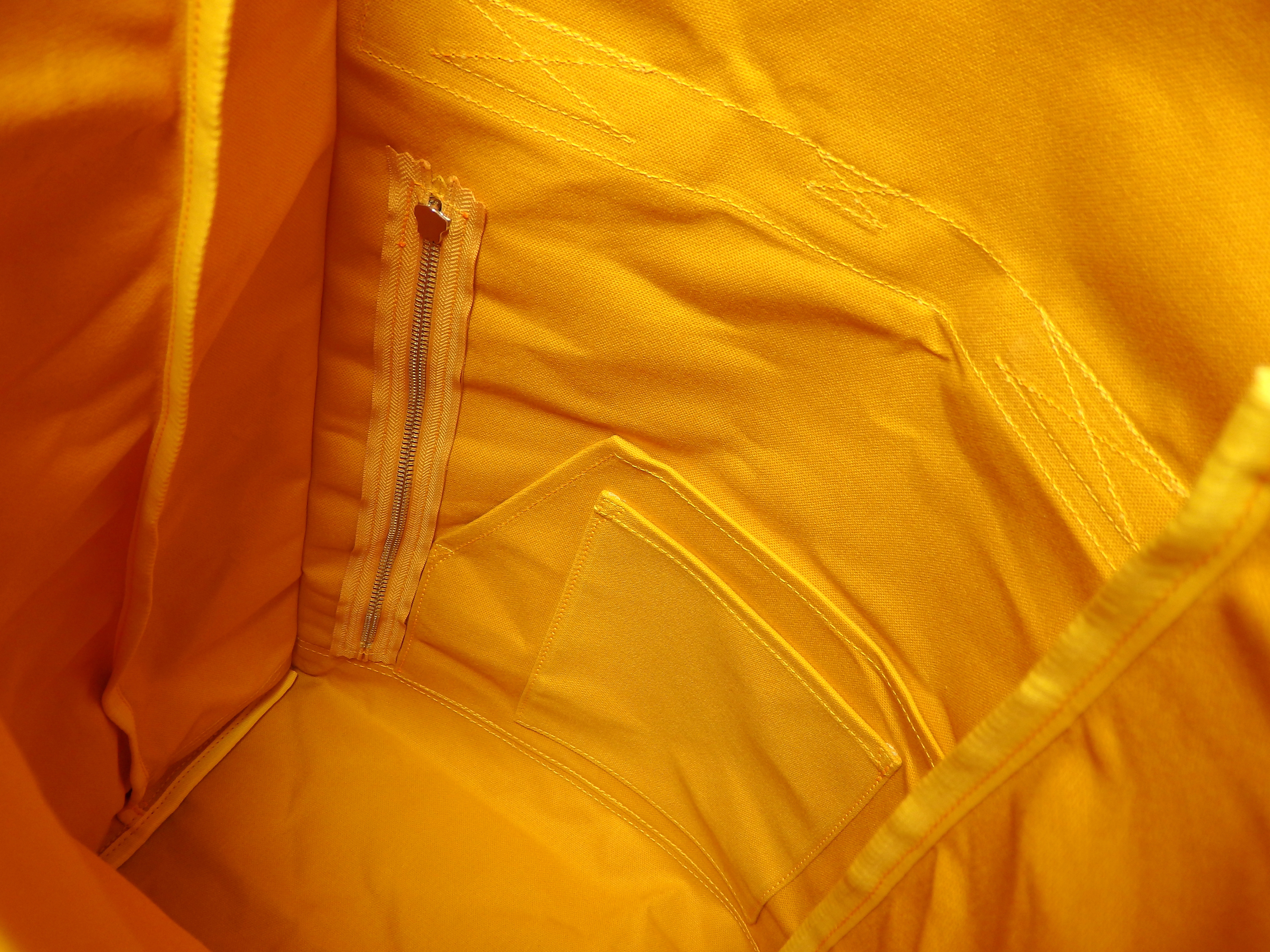 【受注制作】Mサイズ パラフィン加工 10号帆布のリュックサック 濃グリーン