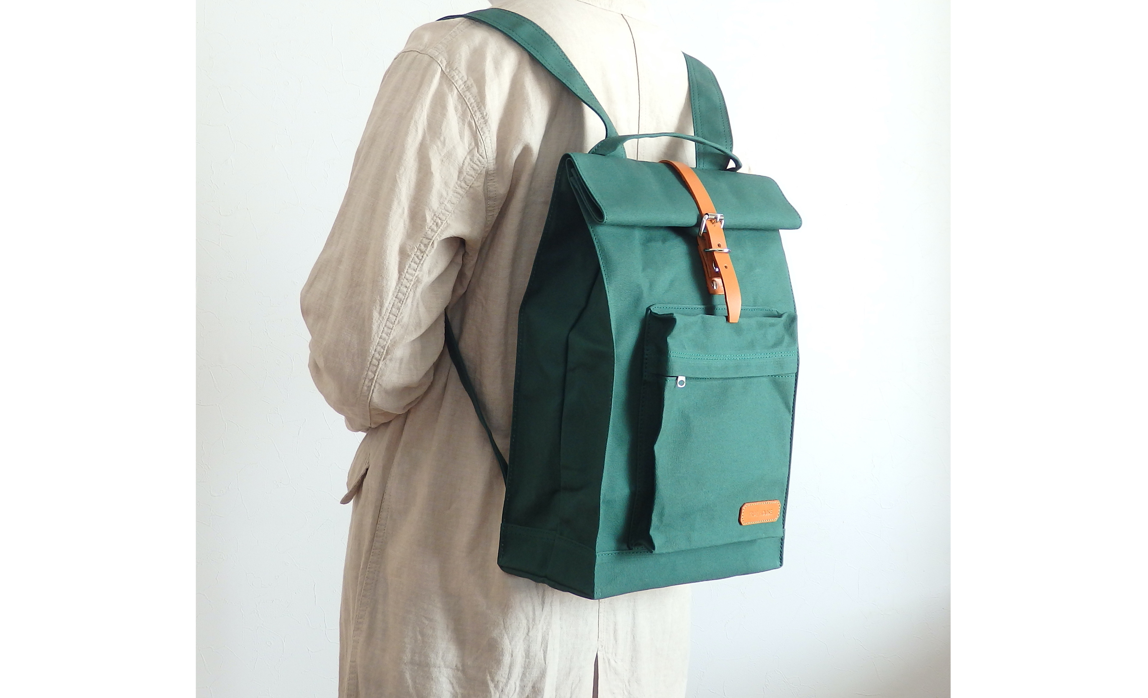 【受注制作】Mサイズ パラフィン加工 10号帆布のリュックサック 濃グリーン