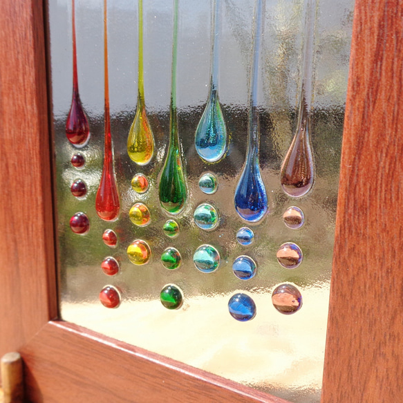 　【虹色のしずく】フュージンググラス　ガラスのインテリアフレーム 5枚目の画像