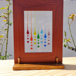 　【虹色のしずく】フュージンググラス　ガラスのインテリアフレーム 6枚目の画像