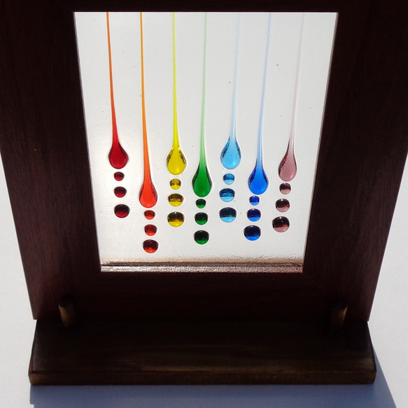　【虹色のしずく】フュージンググラス　ガラスのインテリアフレーム 7枚目の画像
