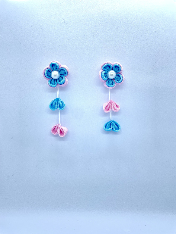 つまみ細工 ゆらゆら耳飾り 「青空の桜」 2枚目の画像
